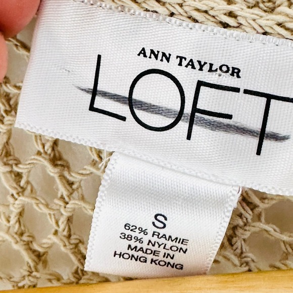 ANN TAYLOR LOFT Womens Tan open Knit Sweater Vest Size S Coastal Chic beachy - Picture 5 of 7